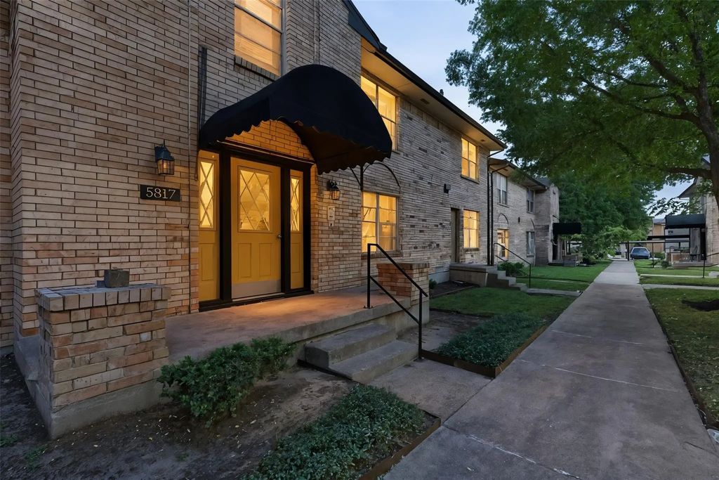 5817 Sandhurst Lane B, Dallas