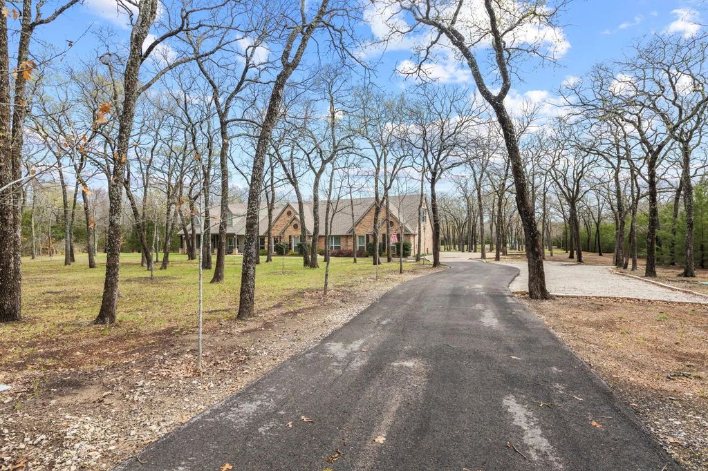 6675 County Road 2560, Quinlan