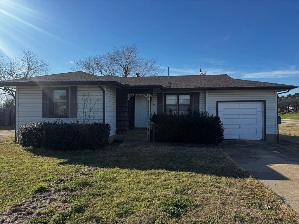 600 E 5th Street, Ferris