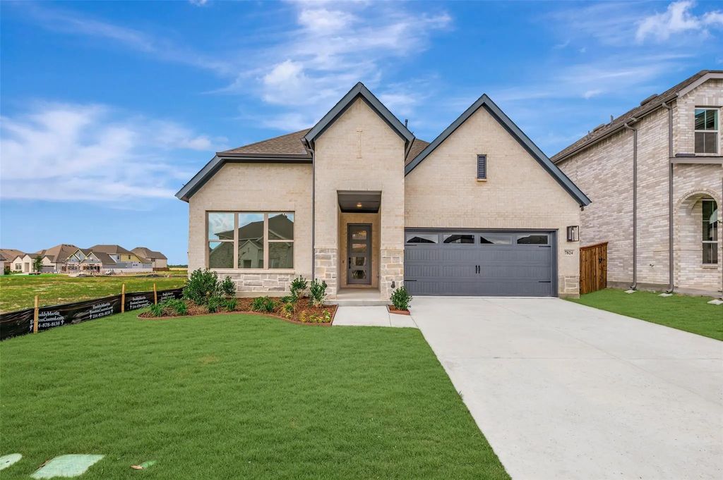 7824 Winterbloom Way, Fort Worth