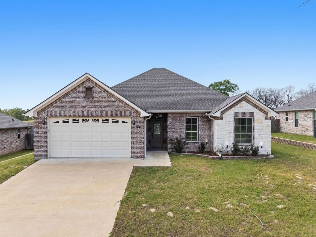 114 Hay Meadow Drive, Winona