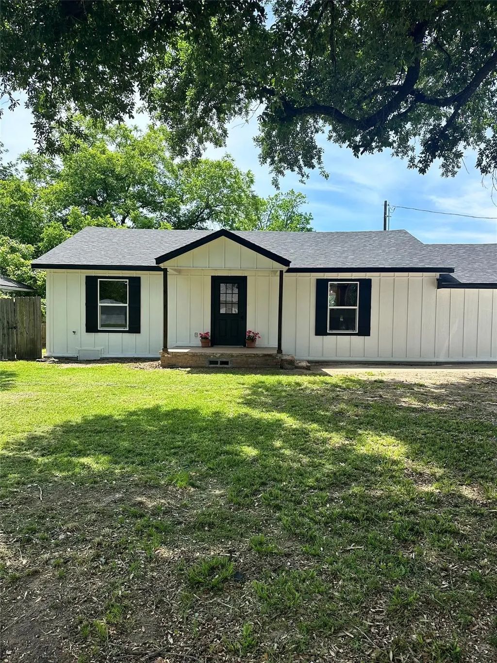 1047 Davis Street N, Sulphur Springs
