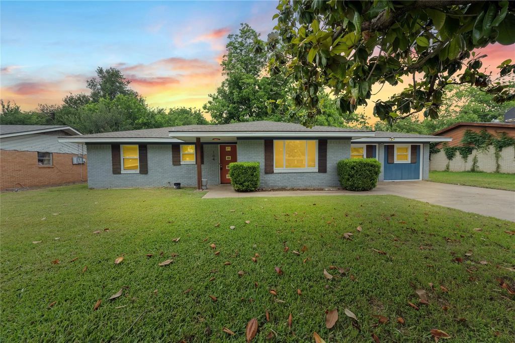 104 E Santa Anna Drive, Robinson