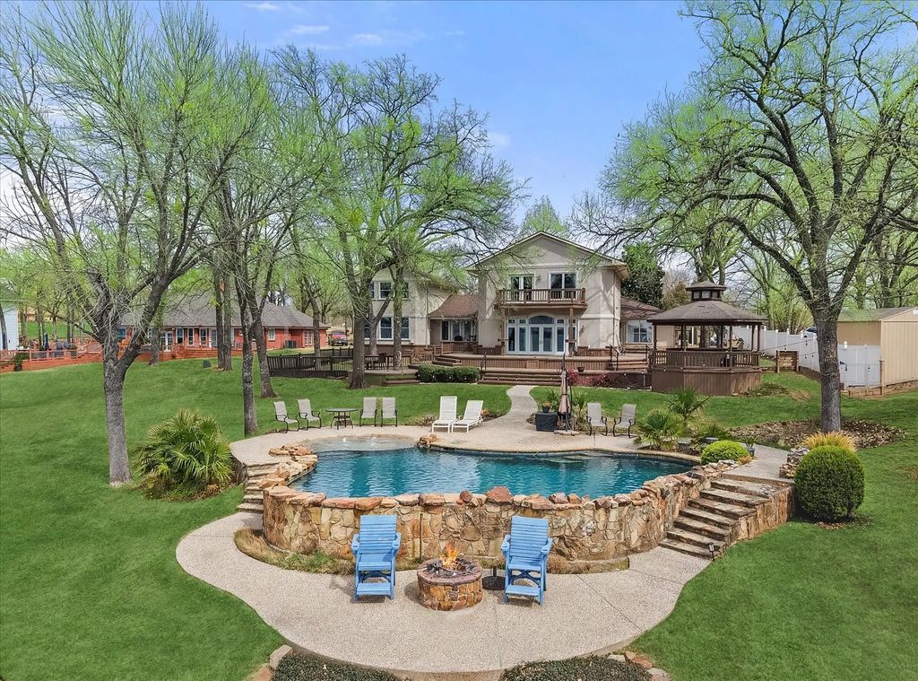 114 Hulan Drive, Kerens