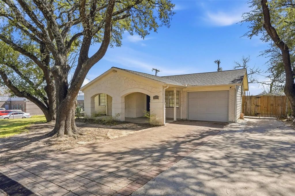 324 W Grubb Drive, Mesquite
