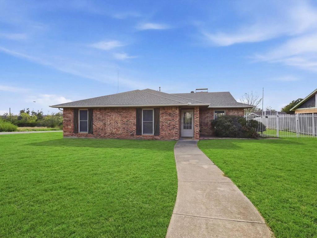 2110 Azalea Street, Denton