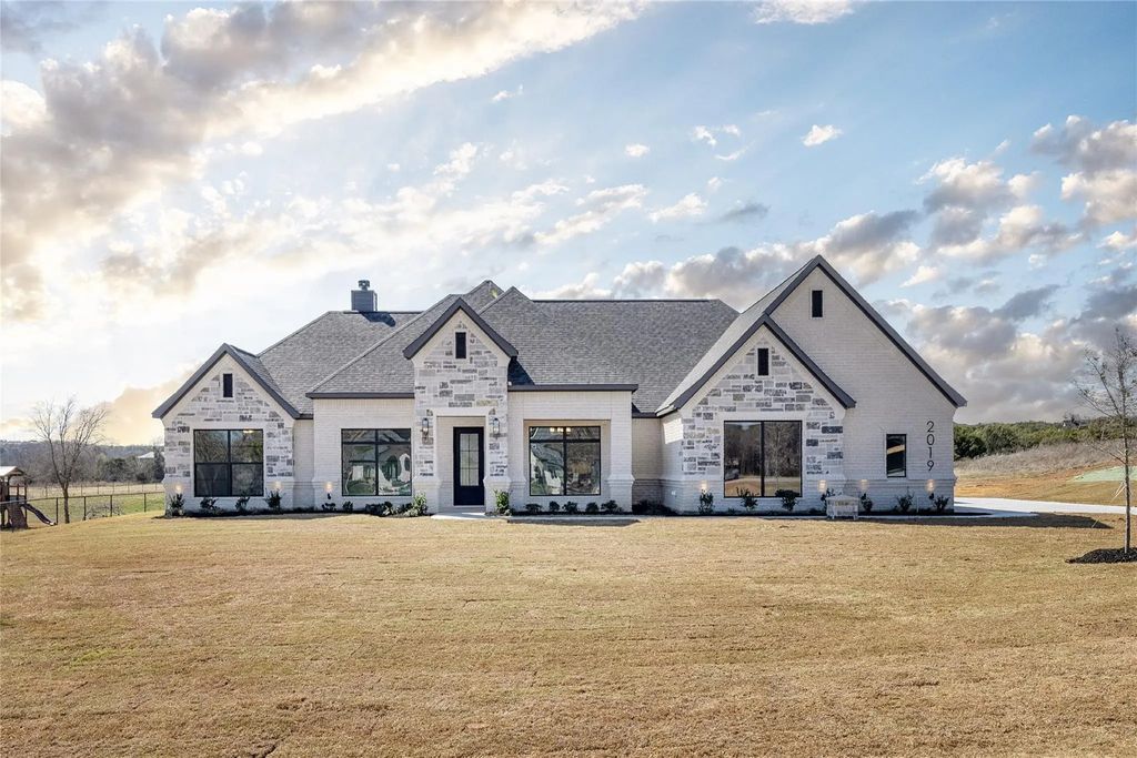 2019 Veal Circle, Weatherford