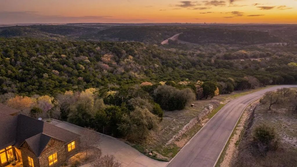 8229 Retreat Boulevard, Cleburne
