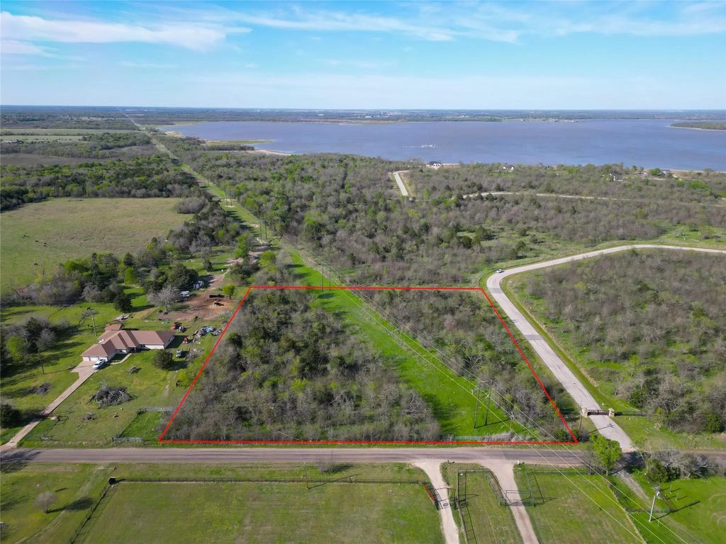 8001 Big Water Lane, Kemp
