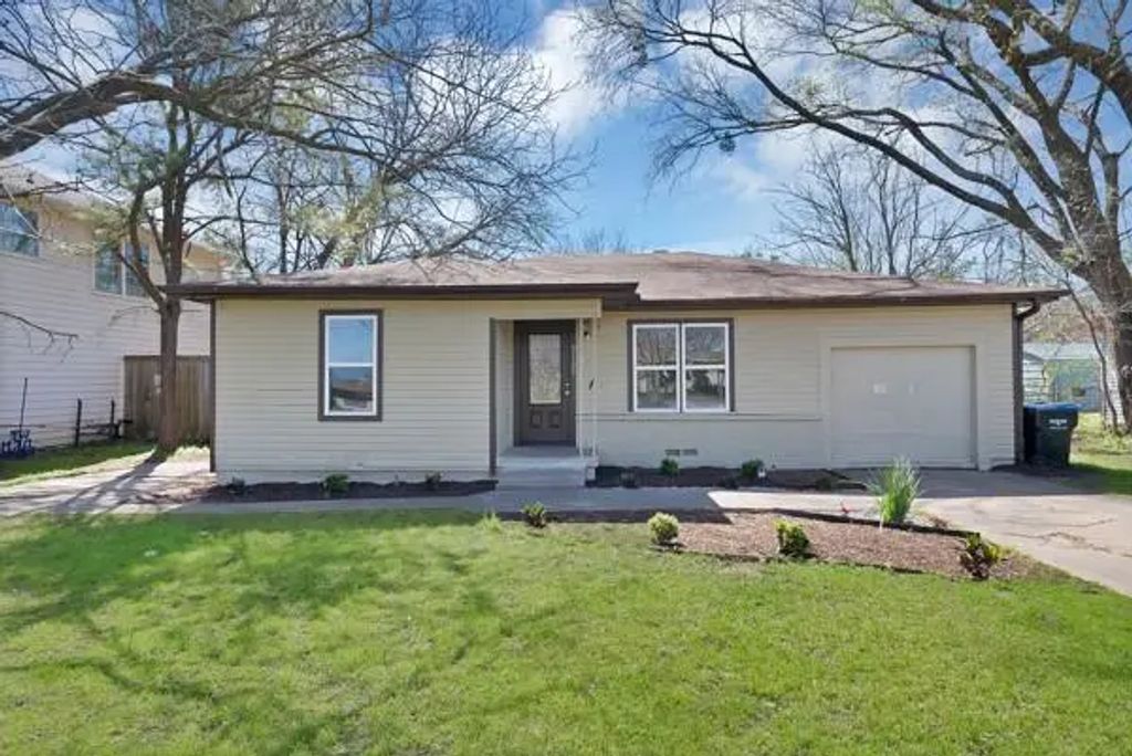 3005 Maple Avenue, Greenville