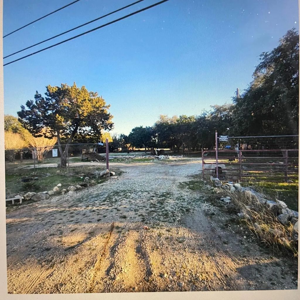 829 Tejas Trail, Bandera