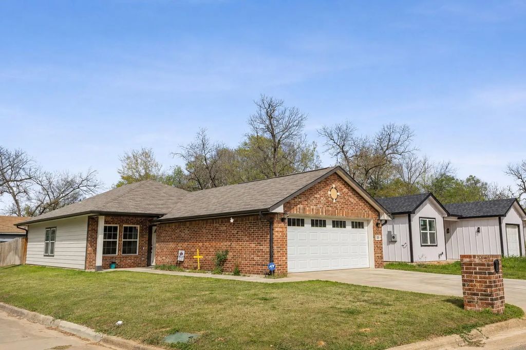 101 Ross Street W, Sulphur Springs