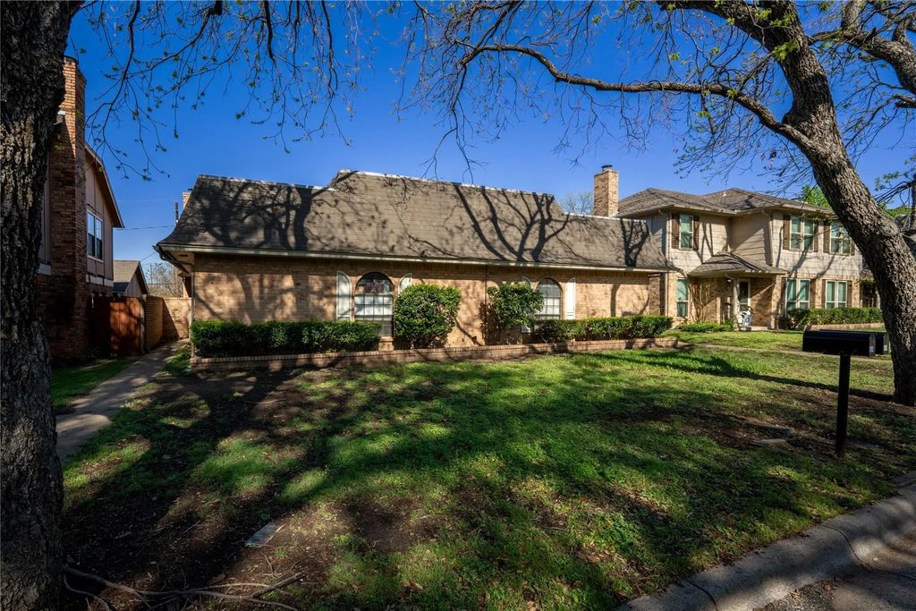604 Windgate Court, Arlington