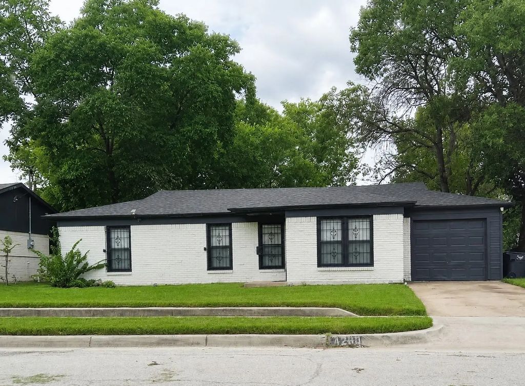 4200 Pate Drive, Fort Worth