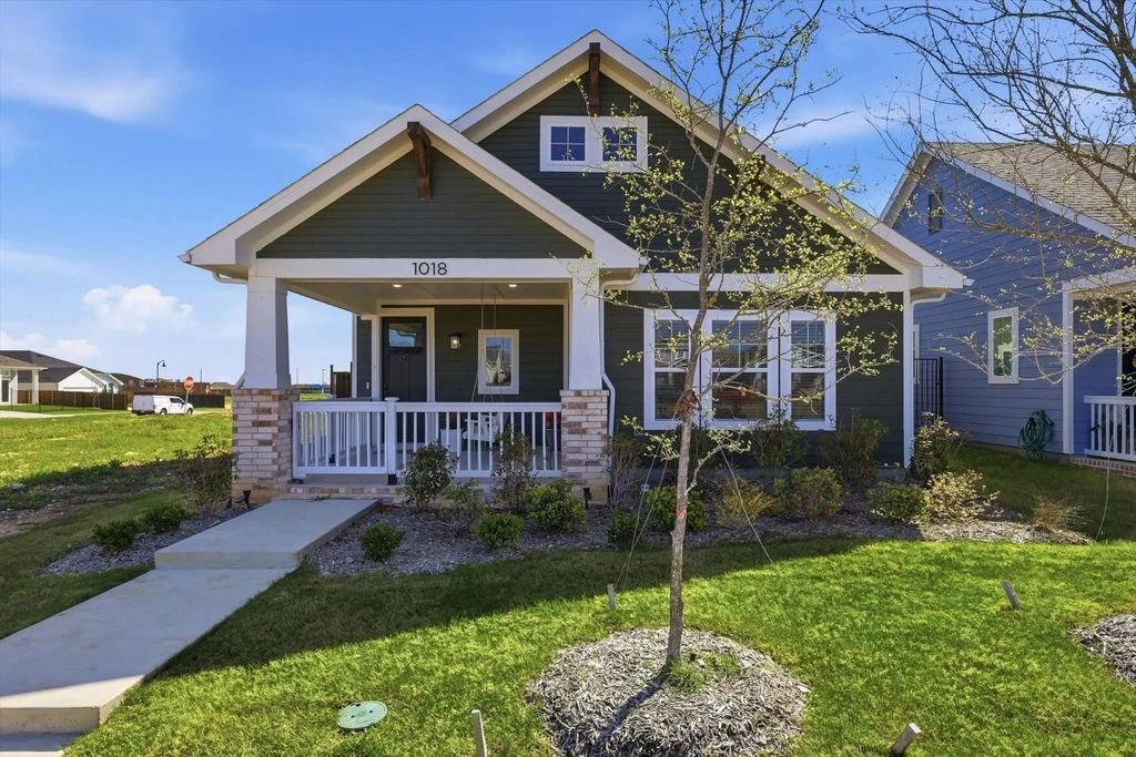 1018 Abigail Way, Midlothian