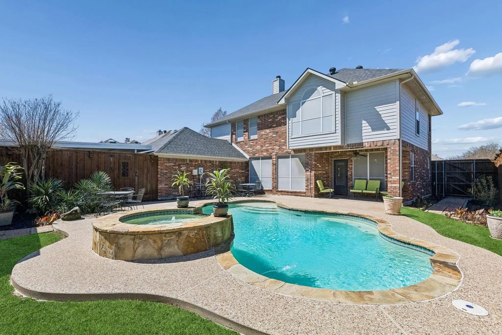 2710 Winterberry Drive, Rowlett