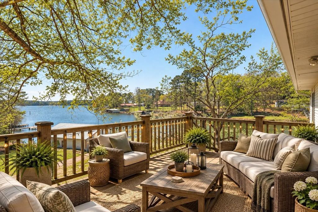 429 Robinson Lane, Homer