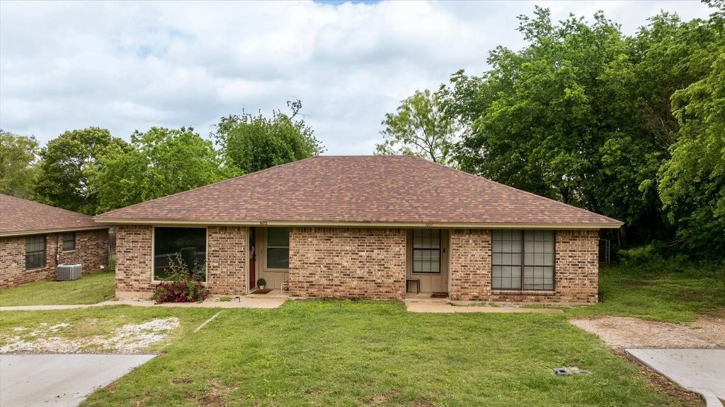 605-607 Clay Street, Glen Rose