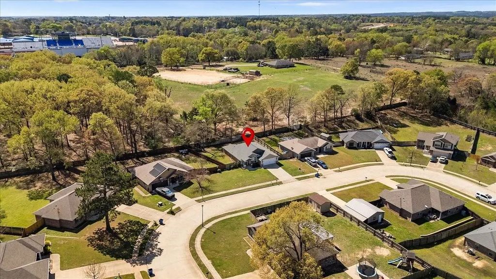 307 Mission Crest Circle, Lindale
