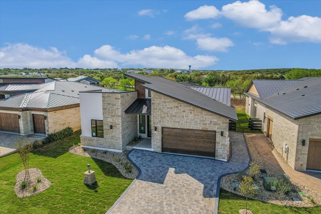 121 Azalea Loop, Horseshoe Bay