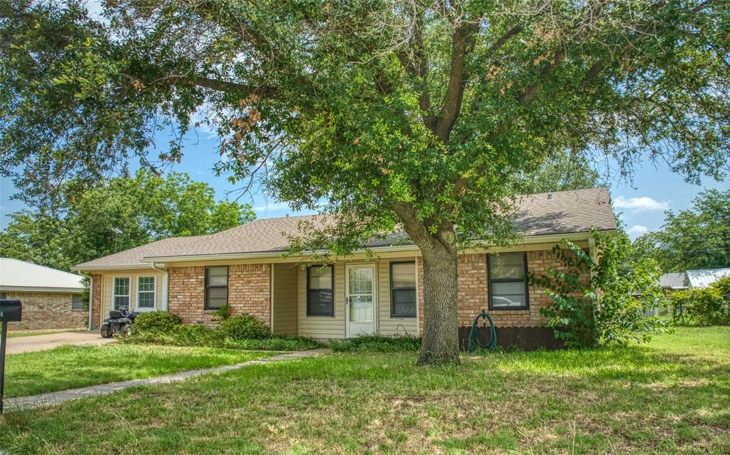 914 S Avenue N, Clifton