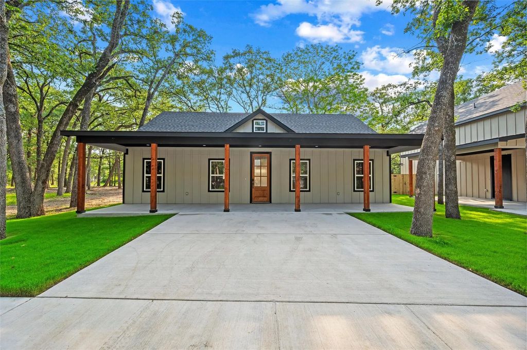 203 Seagrove Lane, Quinlan