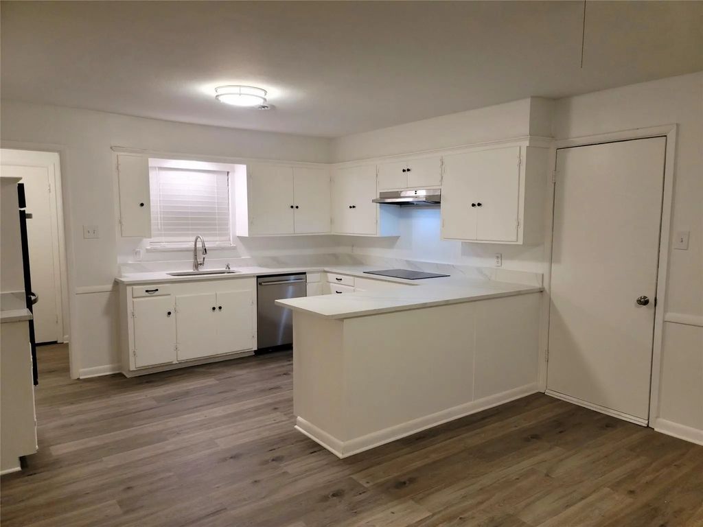 501 Royal Crest Drive, Richardson