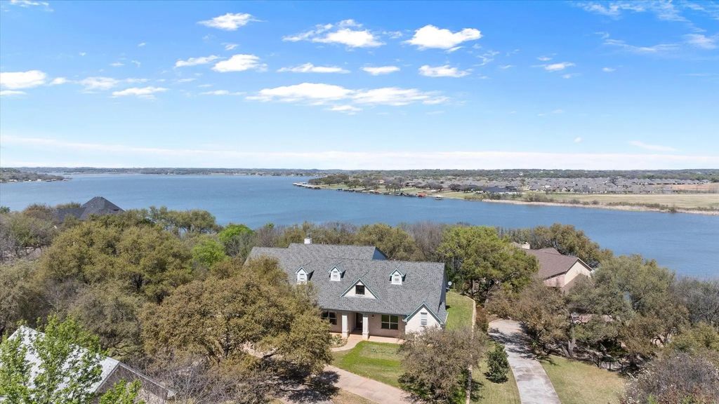 2306 Winton Terrace Court, Granbury