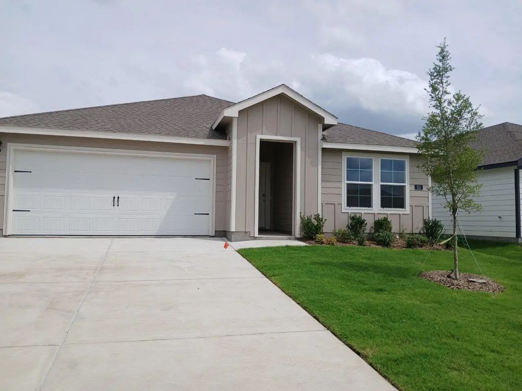 315 Whispering Pine Drive, Royse City