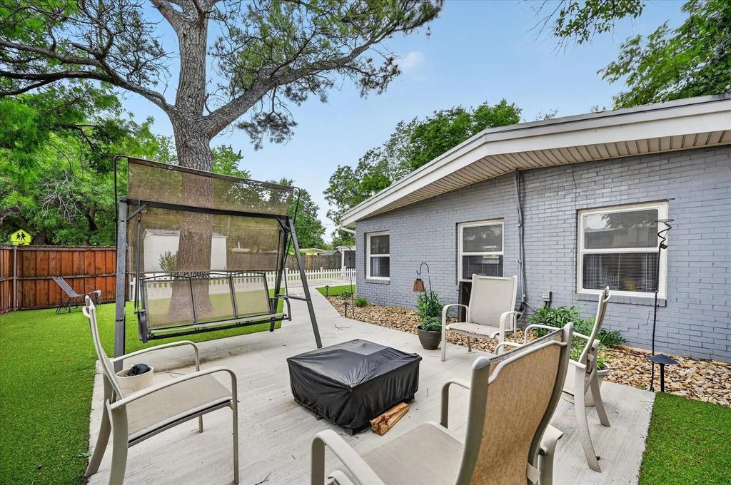 1603 William Brewster Street, Irving