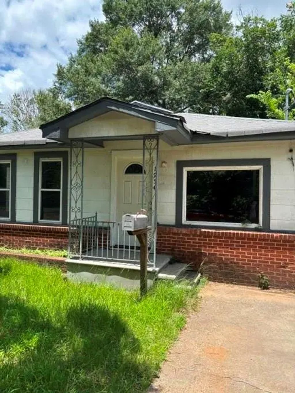 1954 State Street, Shreveport