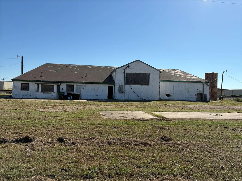 101 N 1st Street, Sanger