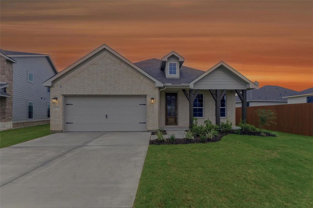 1237 Frio Drive, Springtown