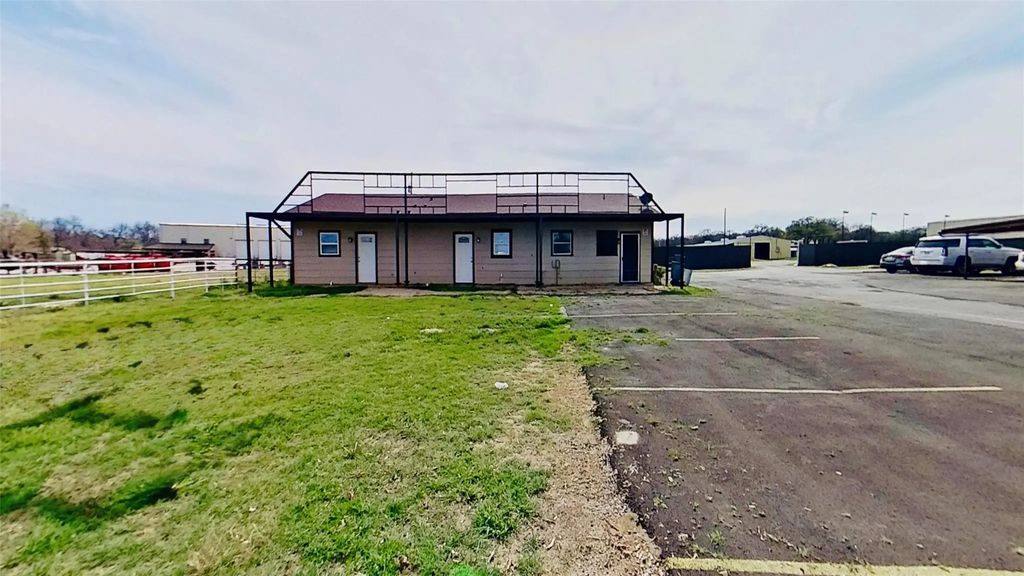 4902 E Highway 199, Springtown