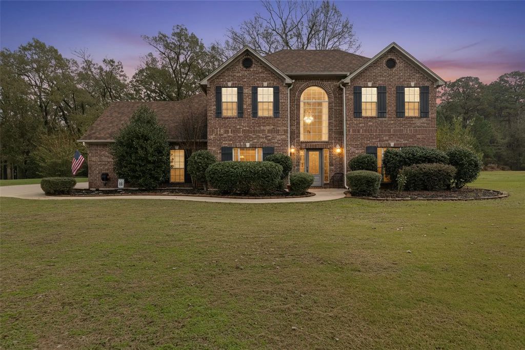 210 Whistler, Hallsville