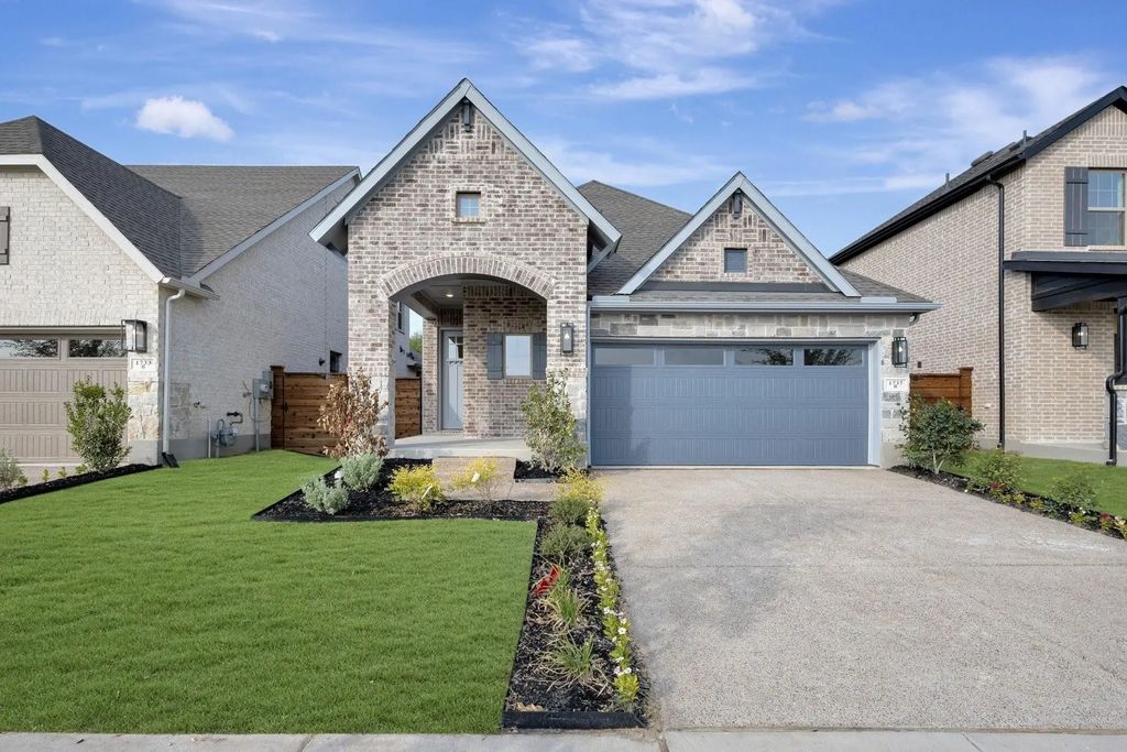 1737 Mosaic Way, Mesquite
