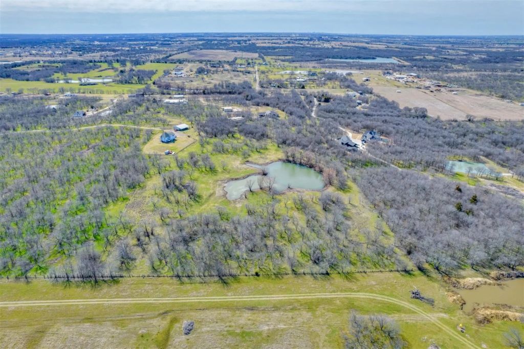 261 Vickie Lane, Gunter