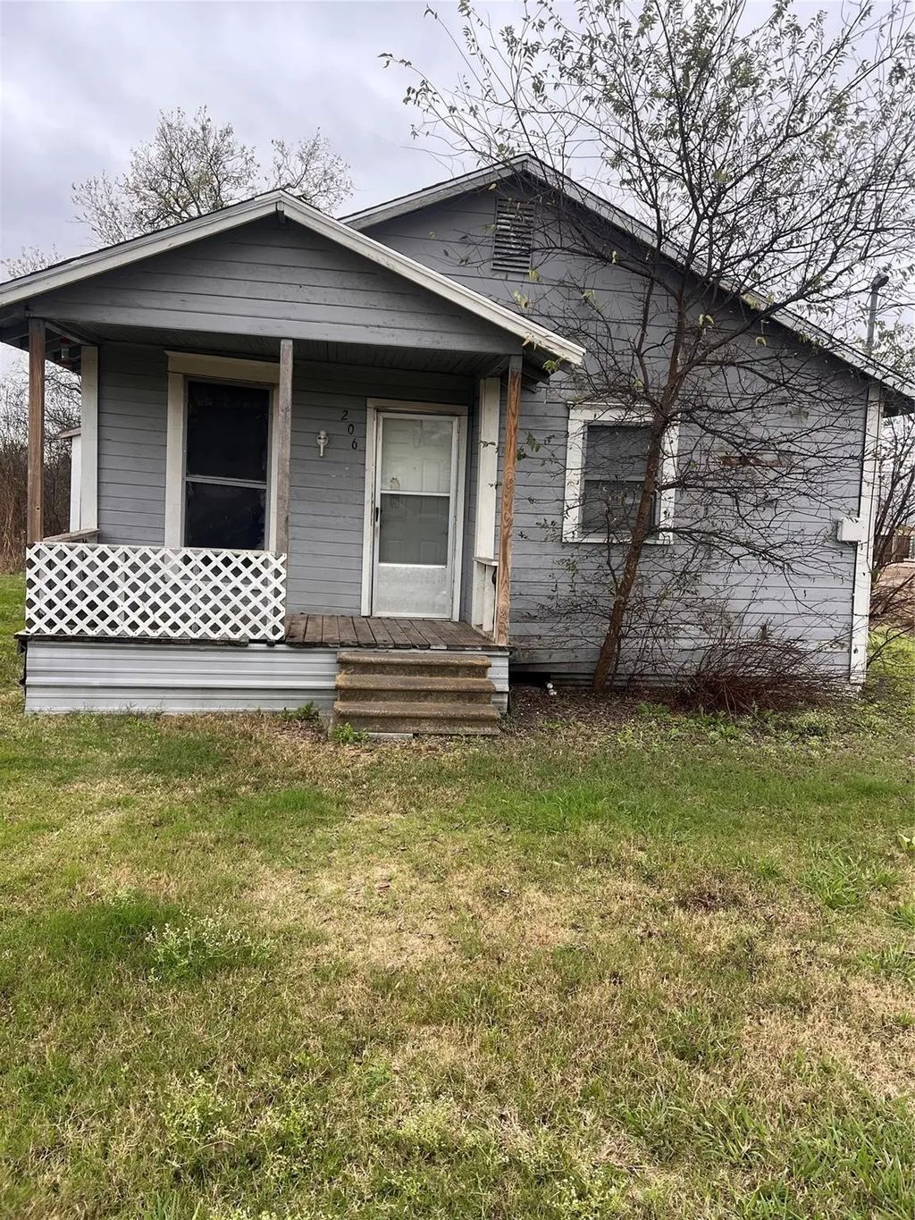 206 3rd Street, Hillsboro