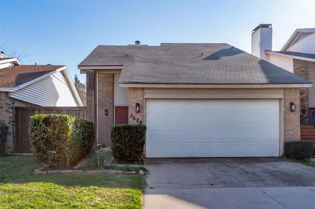 2628 Via Los Altos, Carrollton