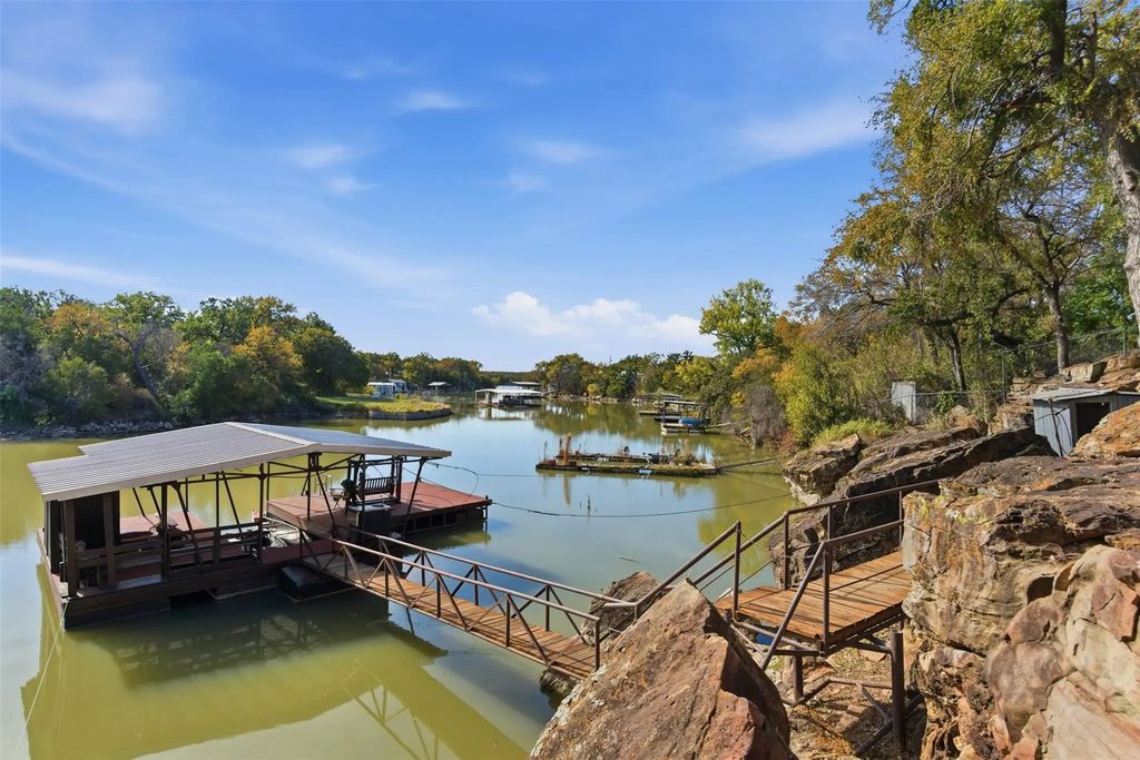 302 Kennon Circle, Palo Pinto