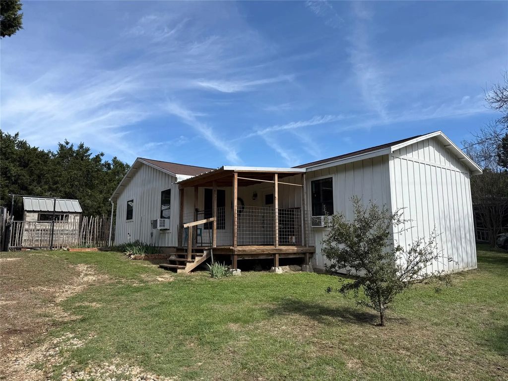 122 Tobacco Road, Whitney