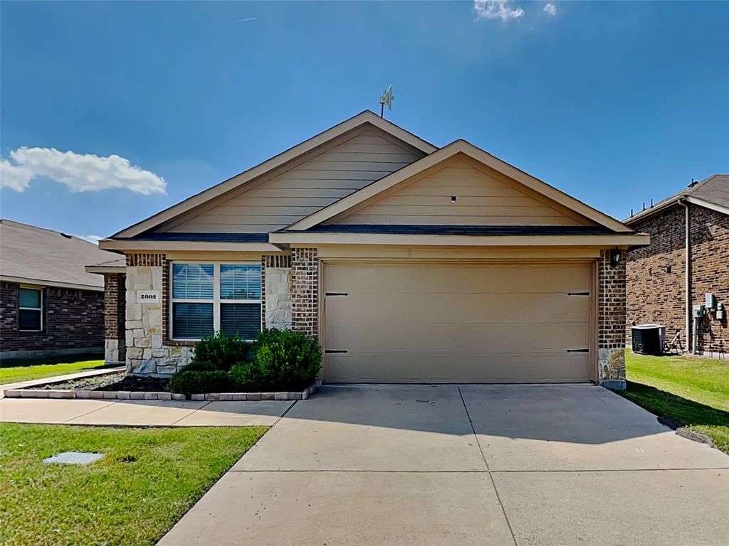 2002 Grimes Drive, Forney