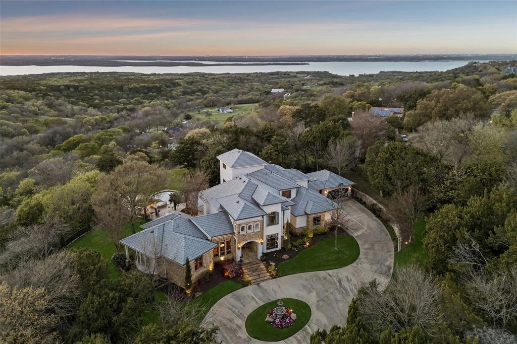 707 Oakhill Lane, Cedar Hill