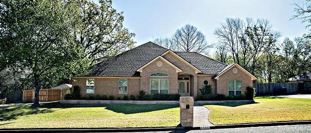 1111 Lonnie Drive, Athens