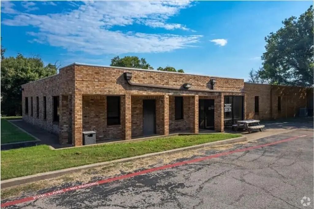 1300 N Anglin Street, Cleburne