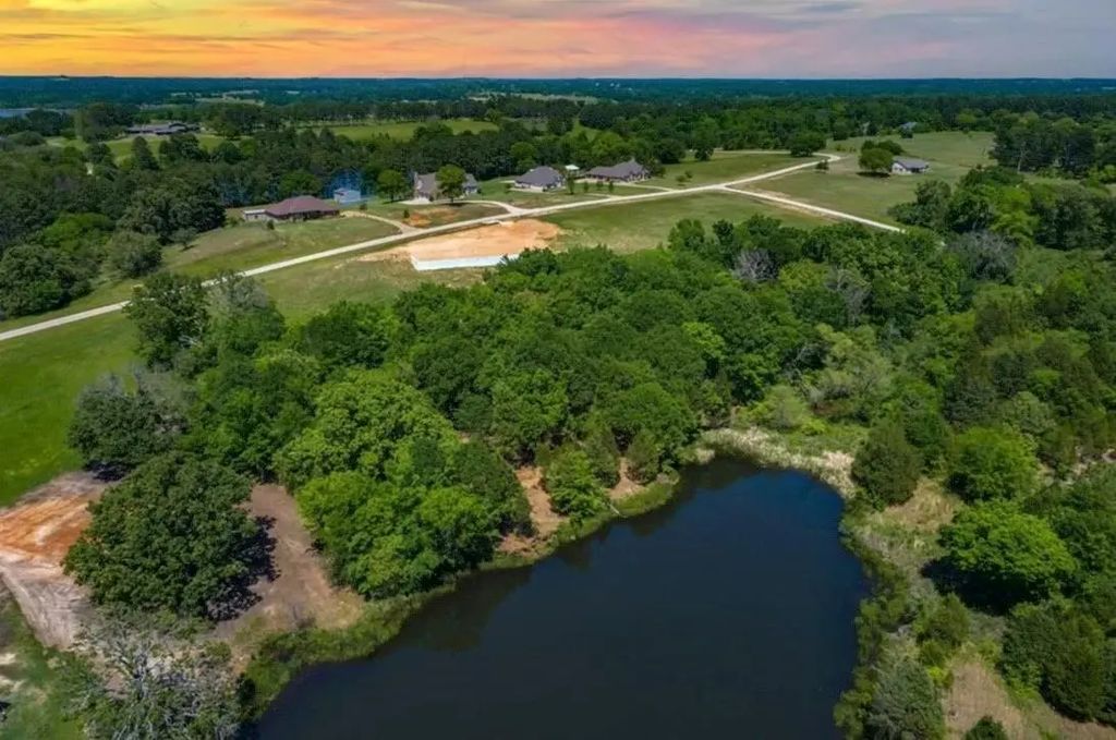5395 Lago Vista Drive, Athens