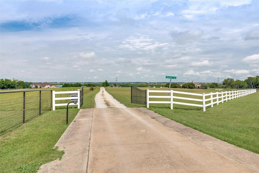 20762 Fm 740, Forney