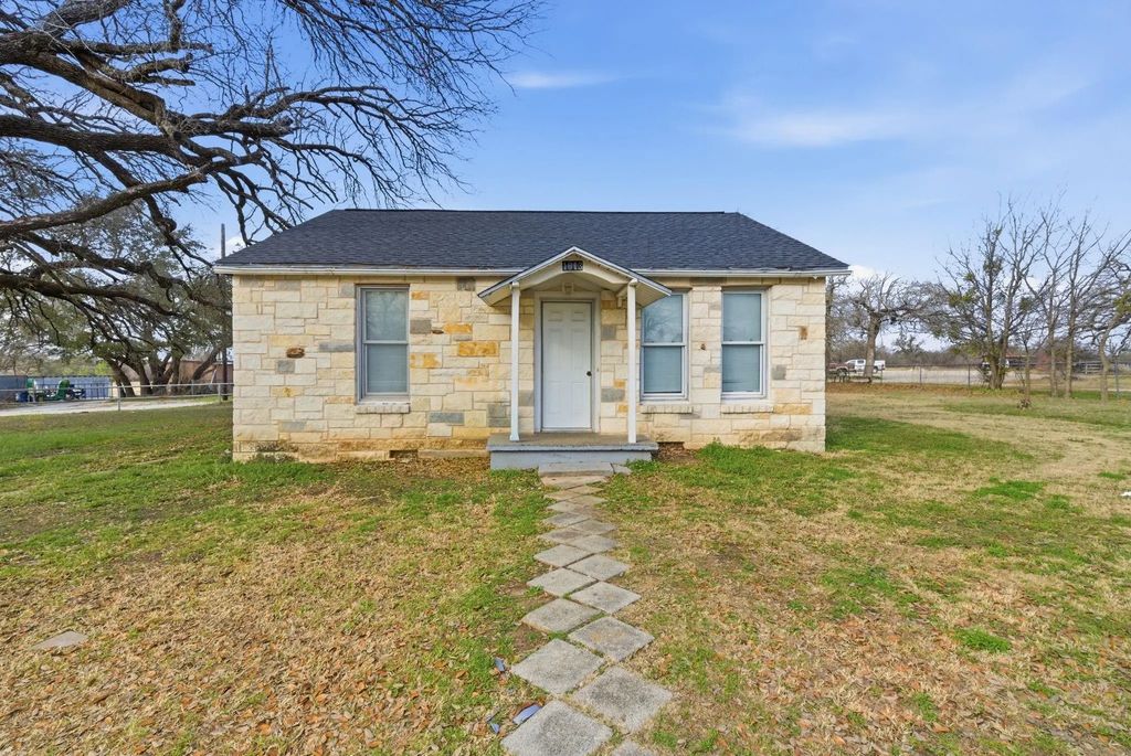 1013-a Tejas Lane, Stephenville
