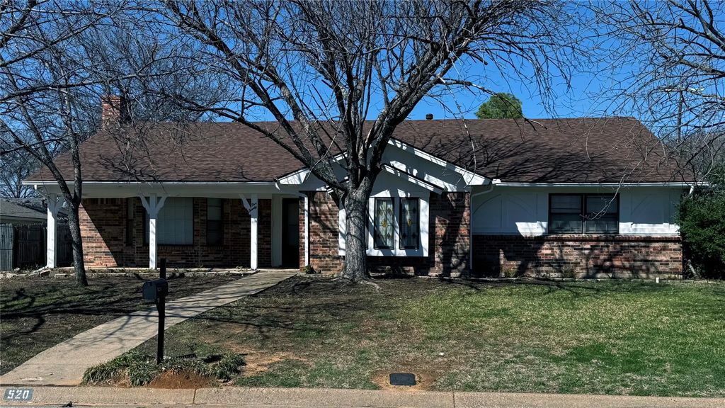 520 Baker Drive, Hurst