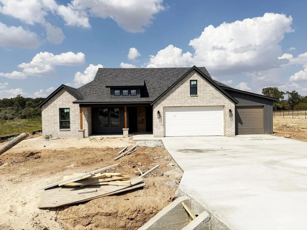 112 Loveta Lane, Boyd
